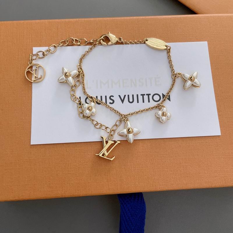 LV Bracelet 09yxq04